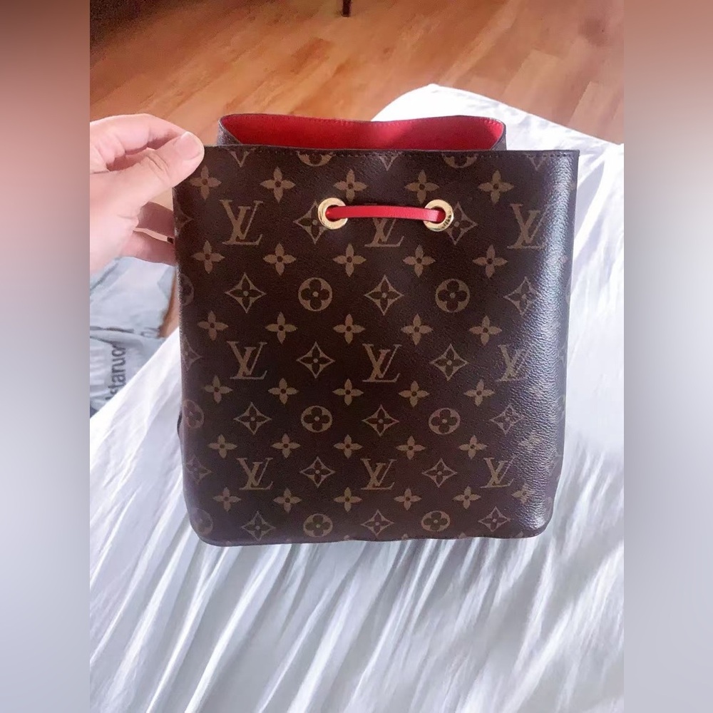 LouisVuitton NeoNoe Monogram Canvas Red Bucket Bag Organizers Gently Lucky Charm - Picture 14 of 16